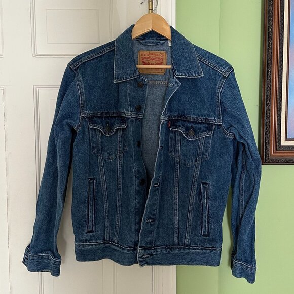 Levi's Trucker Jacket in Medium Stonewash - Picture 2 of 4